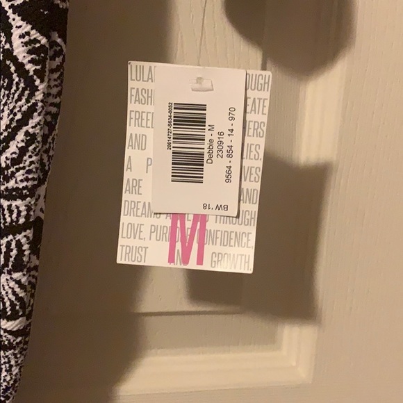 LulaRoe Debbie Dress - Picture 3 of 7